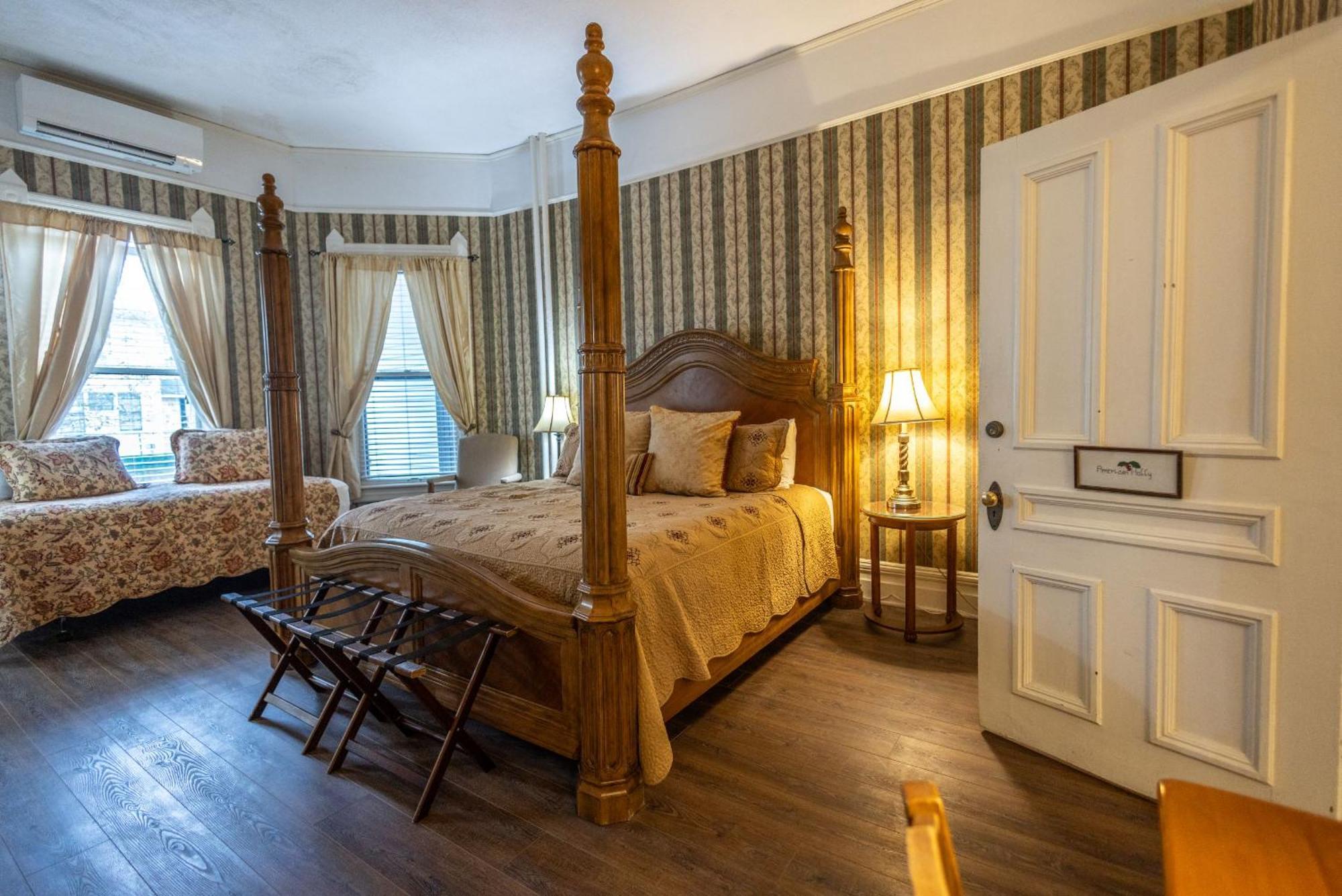 1898 Waverly Inn Hendersonville Buitenkant foto
