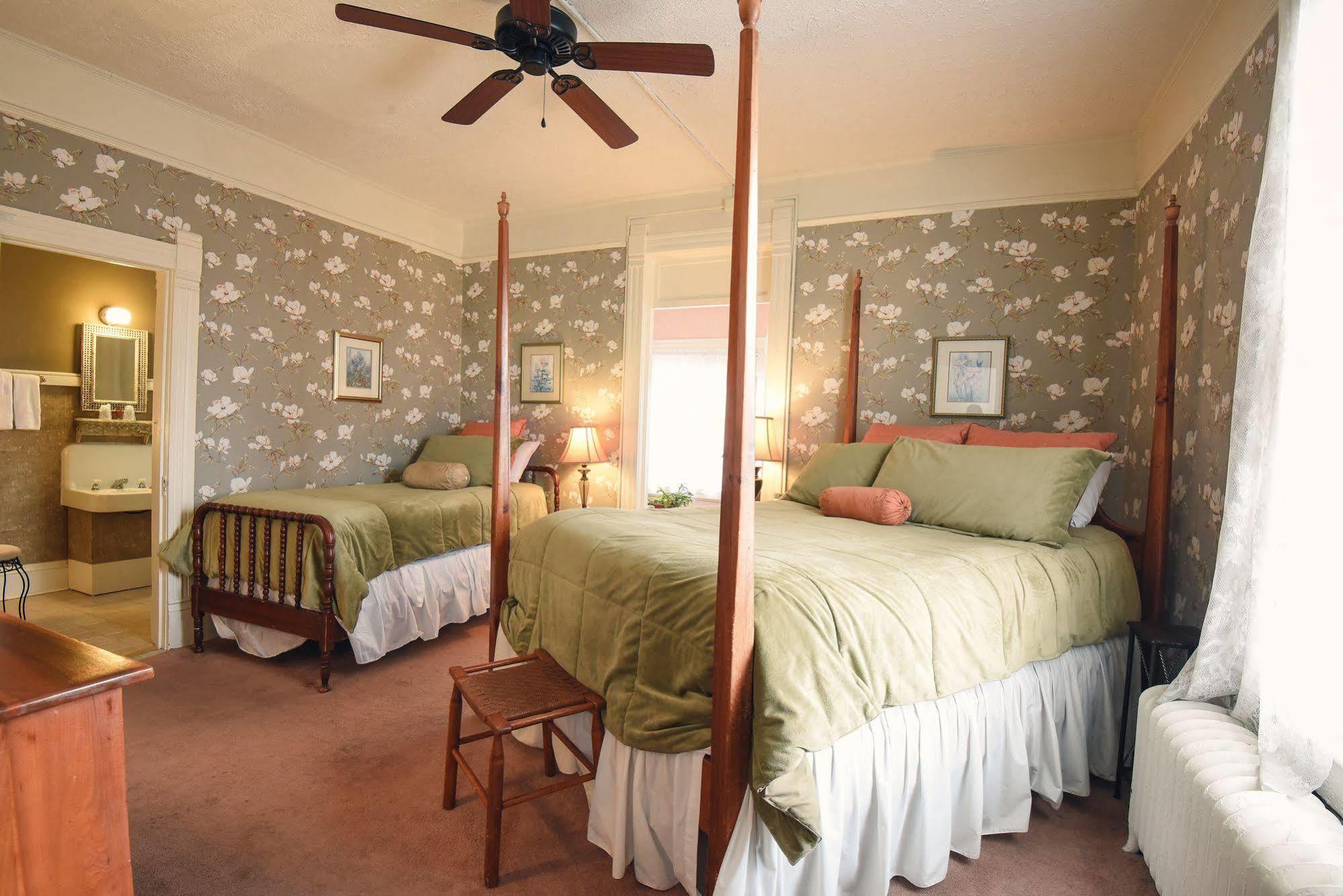 1898 Waverly Inn Hendersonville Buitenkant foto